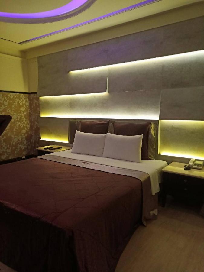 Xin Yuan Motel Taichung Exterior foto